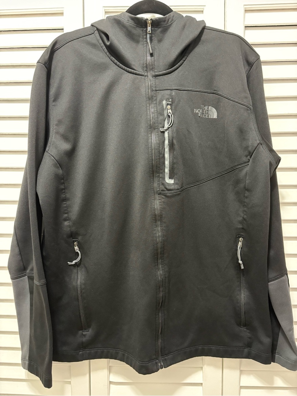 The North Face Men's Black Full-Zip Hooded Softshell Jacket